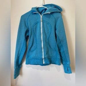 Lululemon Women’s Scuba Hoodie with thumb holes Size 8